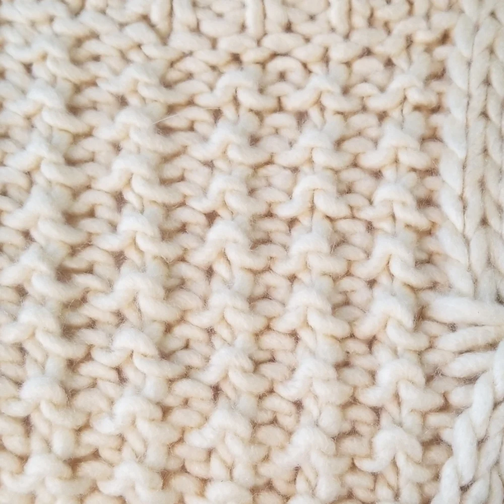 UNIF Chunky Knit Oversized Sweater - Picture 8 of 8